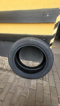 Continental 245/45 R18 - 2