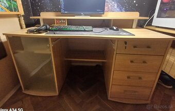 Písací stol zachovalý - 2