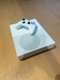 XBOX One S 1 TB - 2