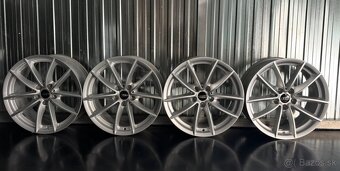 #37 Elektróny originál Audi r18 - 2