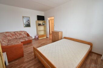 Malacky:Ponúkame priestranný 1 izb.byt Štúrova ul. - 2