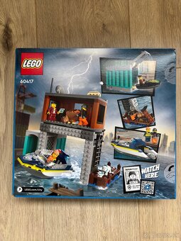 Lego 60417 City Policajný rýchly motorový čln a úkryt zločin - 2