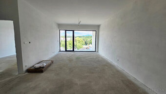 Svetlo, priestor a možnosti: 2-izbový byt s loggiou 14 m² - 2