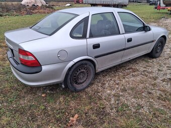 Opel Vectra diely - 2