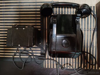 Krásny starožitný telefón TESLA  - 2