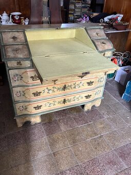 Barokovy sekretar - 2