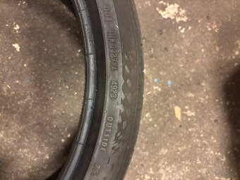 255/35R21 - 2