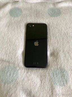 Apple iPhone SE 2020 /64GB/ - 2
