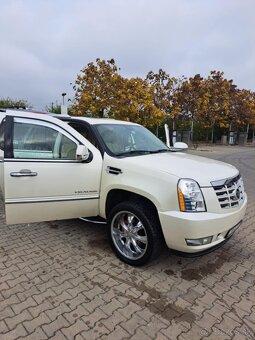 CADILLAC ESCALADE - 2