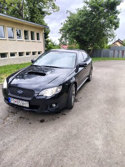 SUBARU LEGACY 2,0R 121KW, AUTOMAT, ČIERNA 206tis - 2