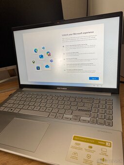 ASUS Vivobook i3 1.8 GHz - 2