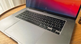 MacBook Pro 16” i7 / 16GB / 500GB SSD – výborný stav - 2