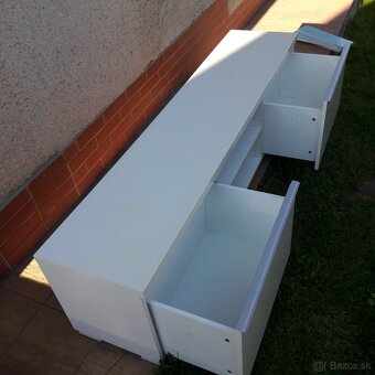 Komoda pod TV - 2