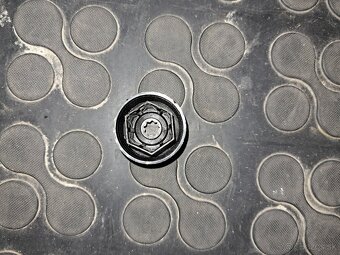 Kryty skrutiek kolesa - 2