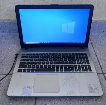 Asus X541U / Intel i3 6006U / 4GB RAM / 320GB HDD / 15.6" - 2