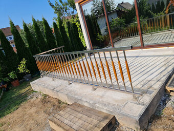 Nerezové zábradlie v kombinácii Nerez-Dub v prevedení Orech - 2