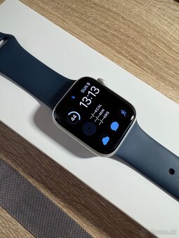 Apple Watch SE (2. generácia) Silver - 2