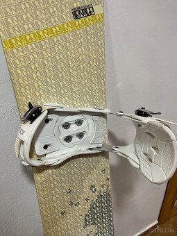Snowboard s viazaním a topánkami - 2
