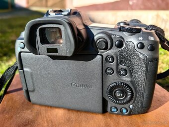 Canon R5 - 2