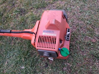 Krovinorez Husqvarna 225R - 2