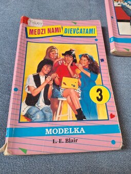 Medzi nami dievcatami 2, 3 - 2