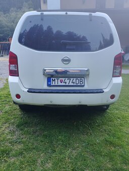 Nissan Pathfinder - 2
