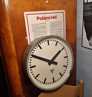 hodiny Pragotron PJ-30, rok 1958, funkční - 2