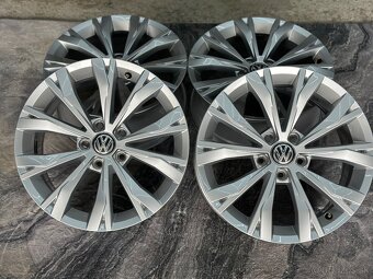Originál Volkswagen r17 model Montana - 2