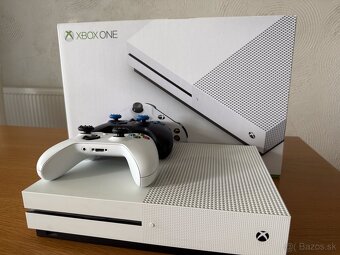 Xbox One S 1TB (biely) + 2 ovládače - 2