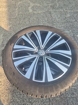 Original hlinníkove disky R18 s pneu 245/45 R18 - 2