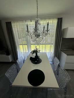 Stoličky, luster, stôl - 2