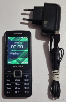 Predám samsung GT-S5611 kompletné balenie ..len volať ..na - 2