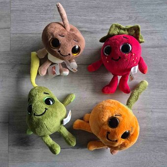 Predám sadu plyšových hračiek Vitoši 🍓🍐🎃 - 2