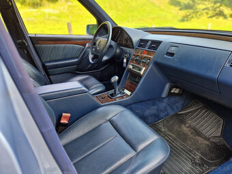 Mercedes C triedy W202 modrá koža interiér - 2
