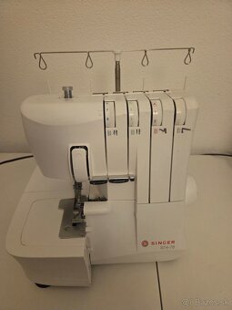 Šijací stroj a overlock - 2