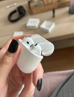 AirPods 4 - 2