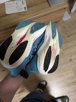 Brooks hyperion max - 2