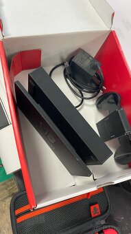 Nintendo switch + 3 hry - 2