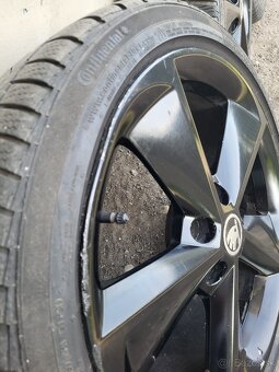 225/40 R18 - 2
