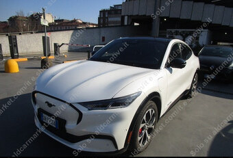 Ford Mustang Mach-E 75,7kWh Premium AWD 269PS - DPH - 2