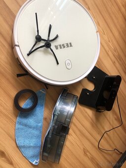 Vysávač Tesla RoboStar IQ300 - 2