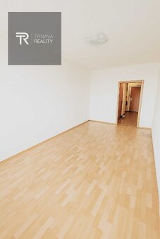 TRNAVA REALITY - 1 izbový byt s balkónom, 32 m2, Račianska u - 2