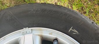 Hyundai 215/65 R16 - 2