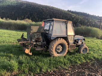 Predam traktor aj s inou technikov. - 2