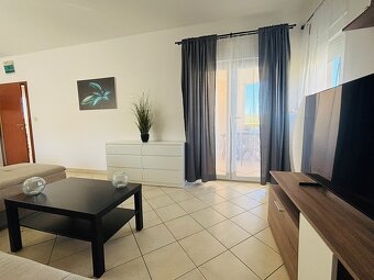 2-izb.zariadený apartmán 54m2 s výhľadom, Novalja/Chorvátsko - 2