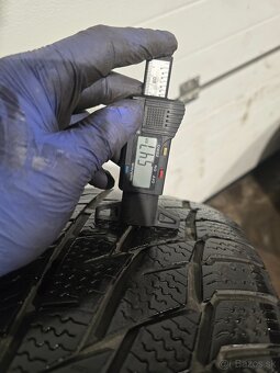 Zimné Pneu Nokian WRD4 215/60 R16 - 2