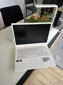 Acer Nitro V14 ANV14-61 • Ryzen 7 8845HS • RTX 4050 • 32GB R - 2