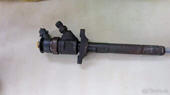 Vstrekovac Bosch 0445 110 311 - 2