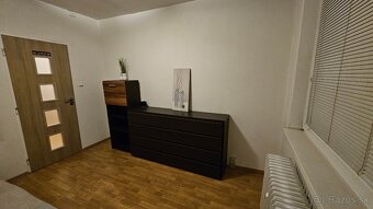 NEPRIECHODNÁ IZBA V STAROM MESTE - 2