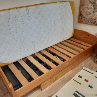 drevená posteľ s dreveným roštom - 2